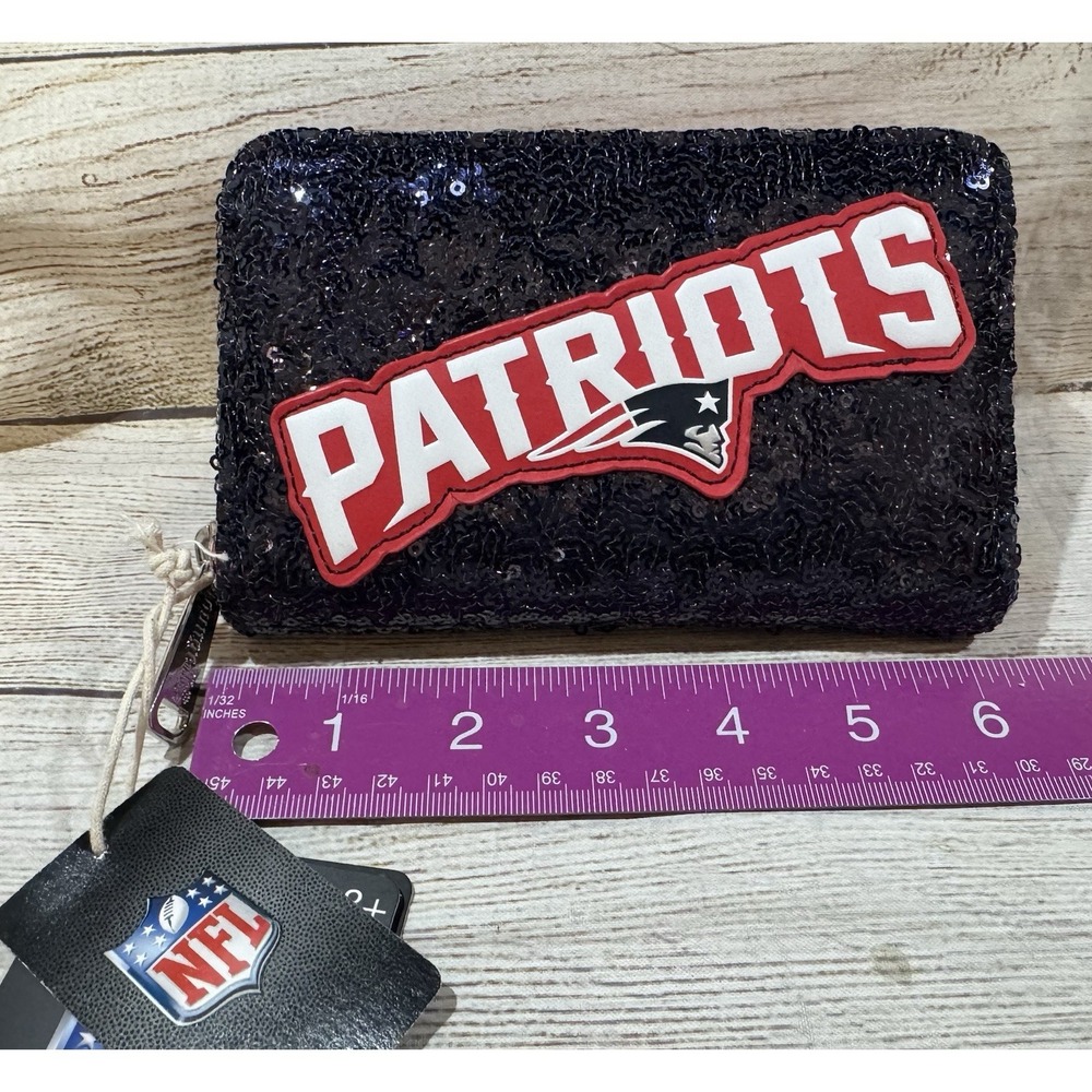 Loungefly NFL New England Patriots Sequin Zip Around Wallet NWT Team Logo GTbB6